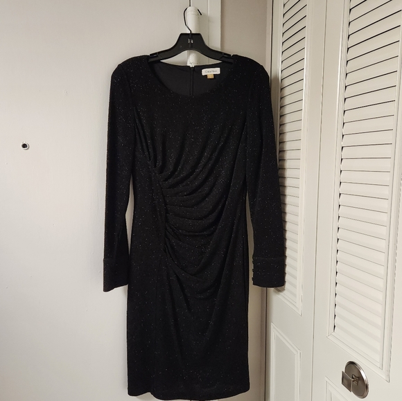 Women's black dress & Gold shoes - Picture 4 of 4